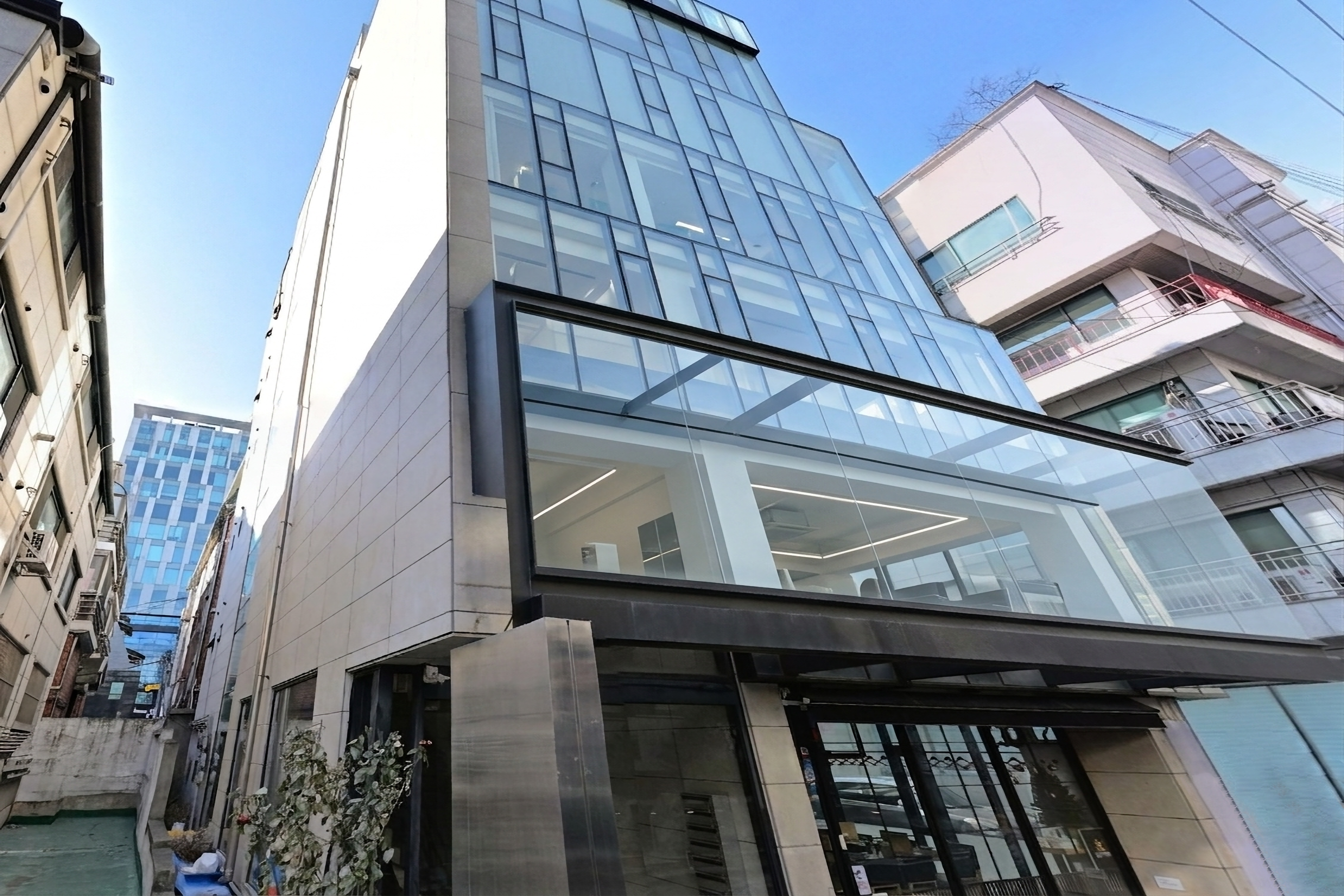 강남역 공유오피스 소규모 팀을 위한 독립 오피스 및 회의실